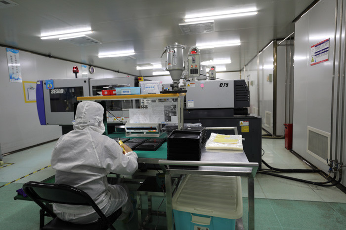 SICHUAN VSTAR OPTICAL TECHNOLOGY CO.,LTD linea di produzione in fabbrica